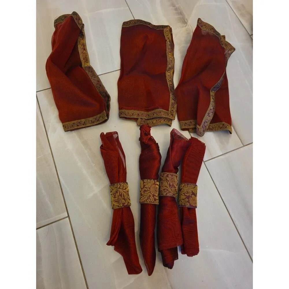 4 Christmas Red Embroidered Square Napkins With Napkin Rings 18